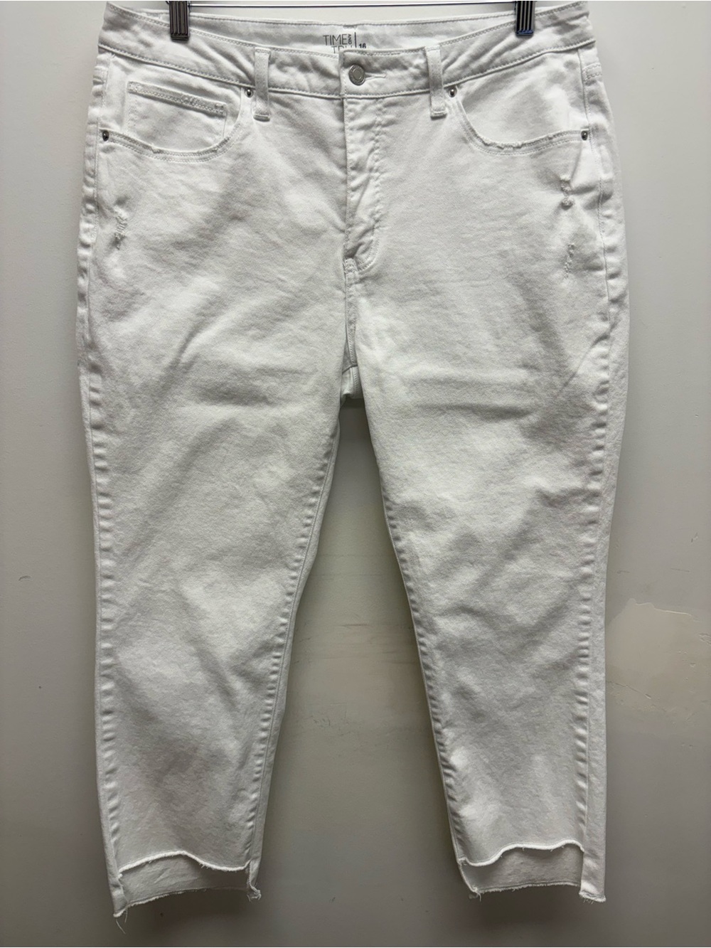 4 for $25 🤍 Time and Tru High Rise White Cropped Jeans Size 16 🤍